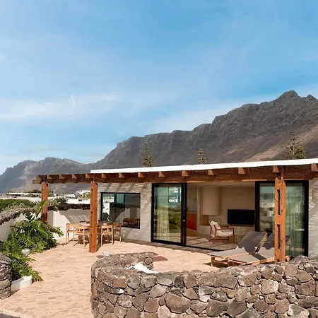 Canaryislandshost L Risco Lanzarote * Famara