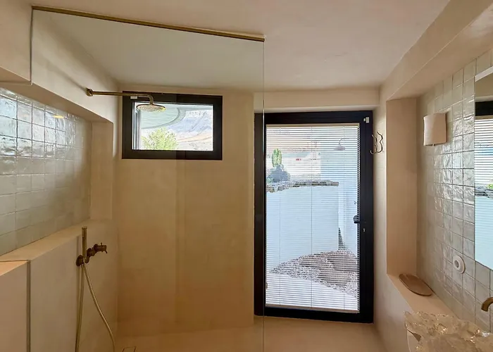 Canaryislandshost L Risco Lanzarote Villa Famara